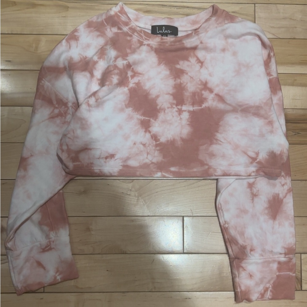 LULU’S CROPPED TIE DYE SWEATSHIRT - Picture 2 of 4